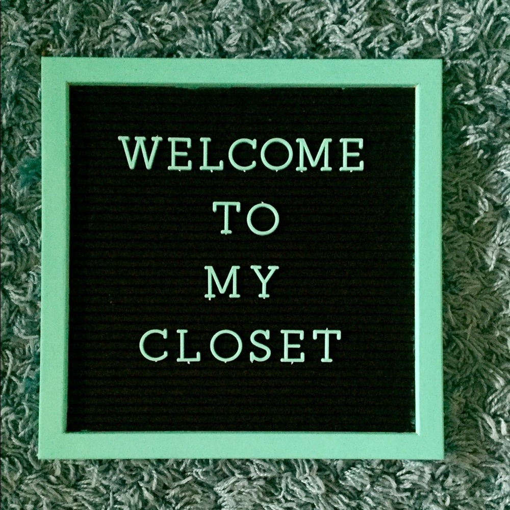 Welcome to my closet! I’m so glad you’re here!!